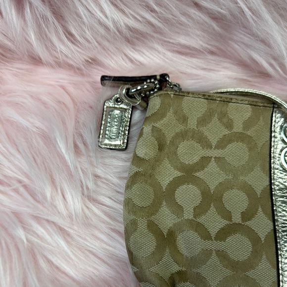 VintageCoach Tan and Silver Signature Wristlet - Picture 5 of 9